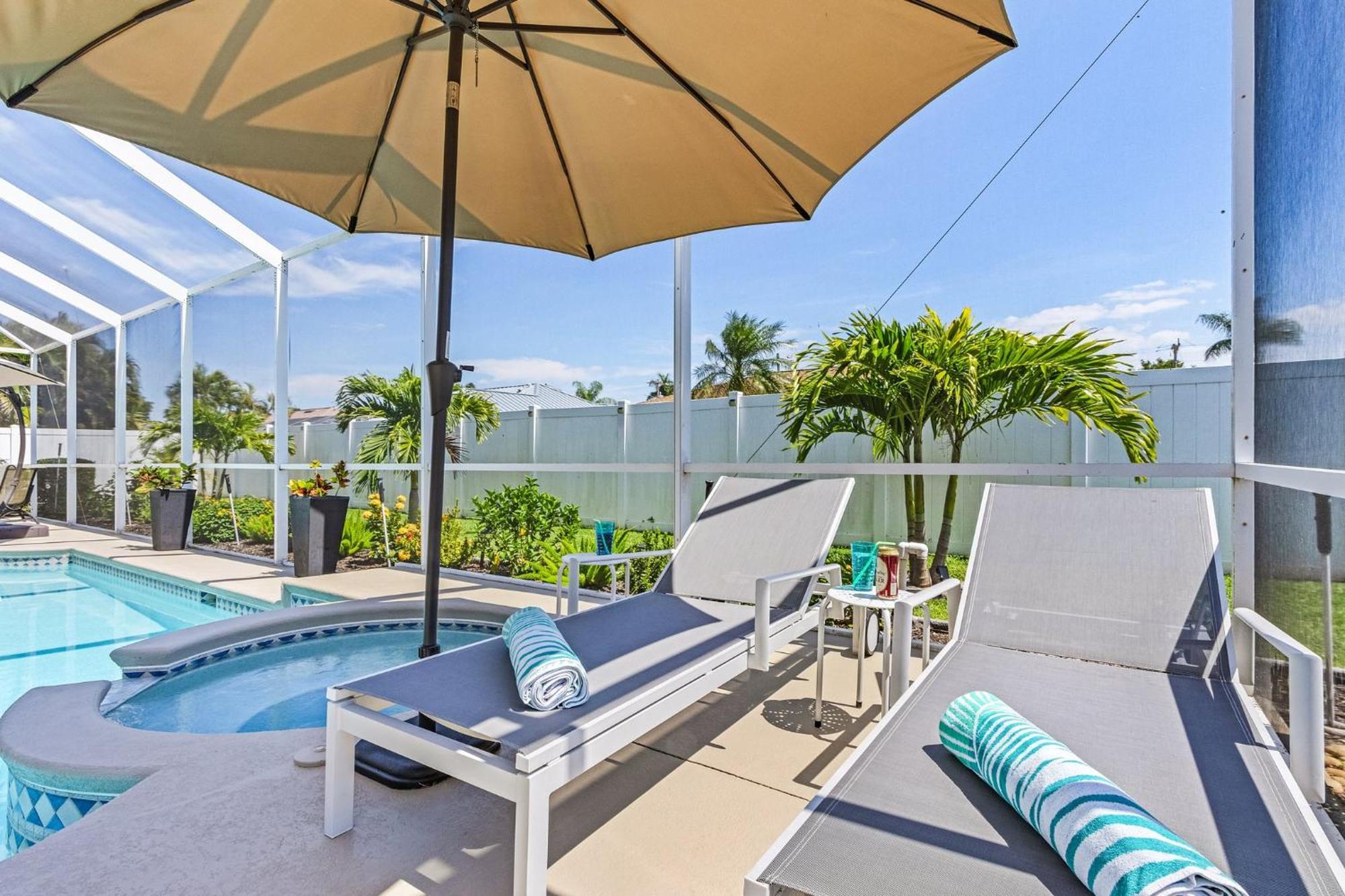 Villa-Haze, Lots Of Privacy, Solar & Electric Heated Pool And Spa Cape Coral Exterior photo