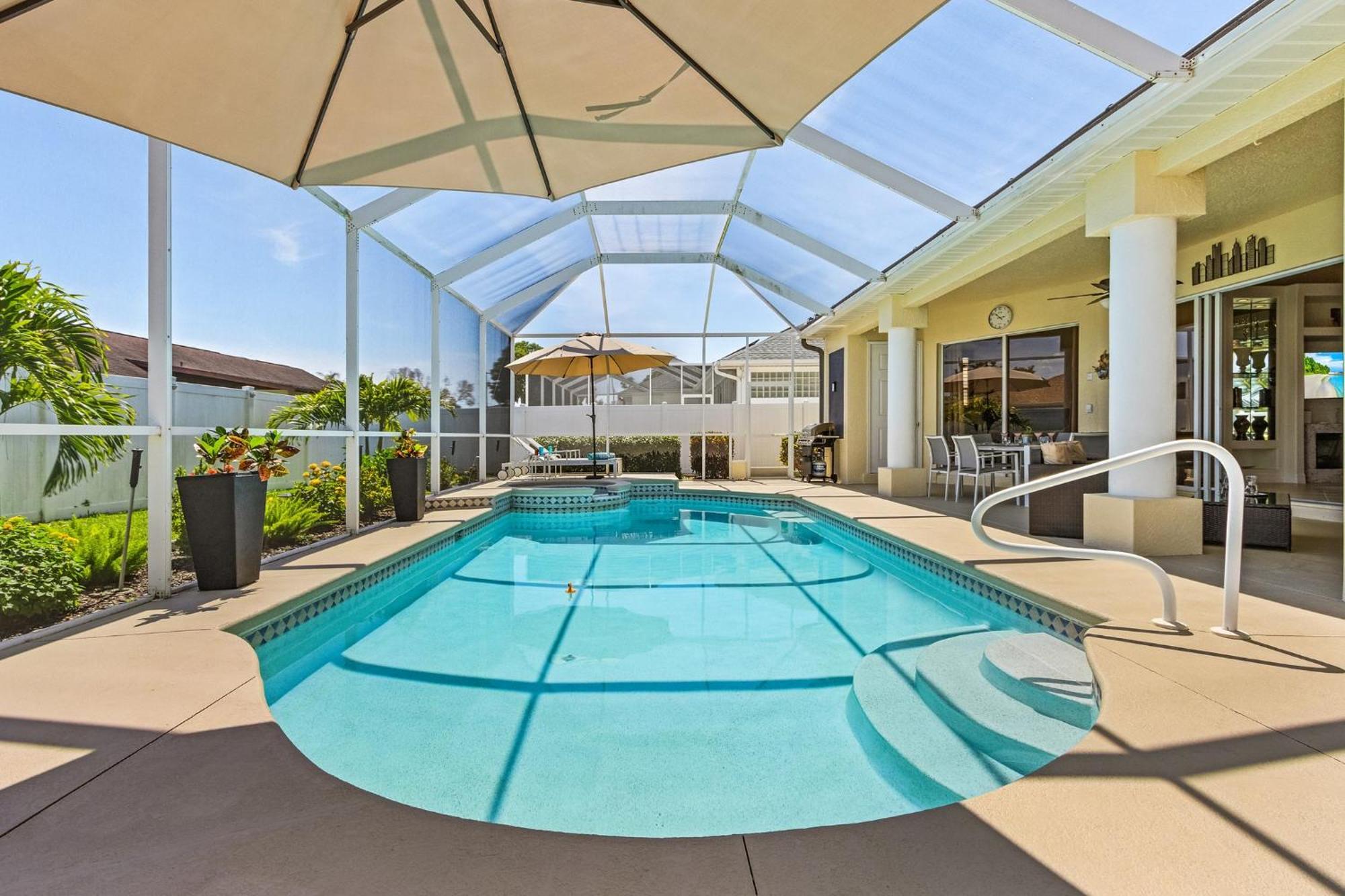 Villa-Haze, Lots Of Privacy, Solar & Electric Heated Pool And Spa Cape Coral Exterior photo